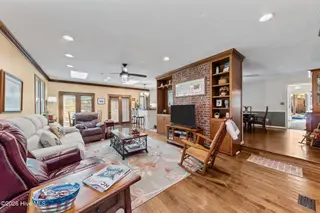 205 W Hedgelawn Way, Southern Pines, NC 28387 – photo 13: h23