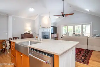 1524 Ann Street, Beaufort, NC 28516 – photo 11: Kitchen bar