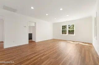 109 Pleasant Drive, Beaufort, NC 28516 – photo 13: Living room