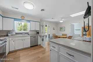 1311 Pelican Drive, New Bern, NC 28560 – photo 6: Spacious kitchen