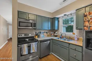 406 Hunting Green Drive, Jacksonville, NC 28546 – photo 10: 425A0237