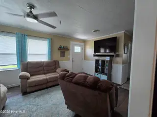 909 N 20th Street, Morehead City, NC 28557 – photo 10: Living Room