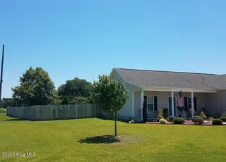 201 Classy Court, Richlands, NC 28574 – photo 3: Yard