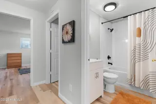 721 Campbell Street, Wilmington, NC 28401 – photo 21: Hallway /Laundry bedroom