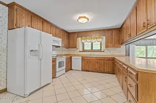311 Lord Granville Drive, Morehead City, NC 28557 – photo 15: Kitchen