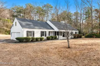 305 Country Club Drive, Jacksonville, NC 28546 – photo 7: 16-web-or-mls-DSC06560