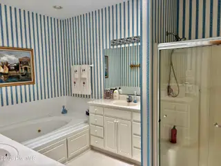 701 Discovery Bay, New Bern, NC 28562 — 3-bedroom home in Haywood Creek Landing, New Bern, NC, photo 13 of 26: Master bath
