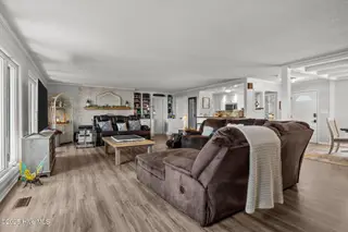 124 Oakleaf Drive, Pine Knoll Shores, NC 28512 – photo 6: 15-web-or-mls-1S3A3419