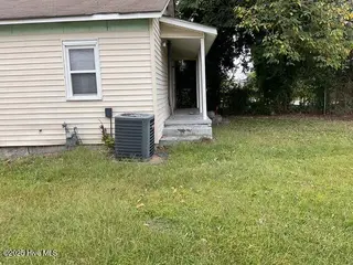 310 Jones Street, New Bern, NC 28562 – photo 6: 310 Jones St backporch_IMG_4460