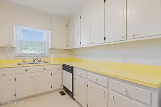 401 S Madison Avenue, Goldsboro, NC 27530 — 4-bedroom home, Goldsboro, NC, photo 10 of 28