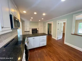 106 W Berkshire Road, Greenville, NC 27858 – photo 5: Kitchen