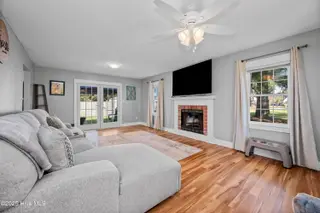 1223 Creek Road, Morehead City, NC 28557 — 3-bedroom home in Dill Creek, Morehead City, NC, photo 13 of 60: 1223RiverRd-11-5-25-013