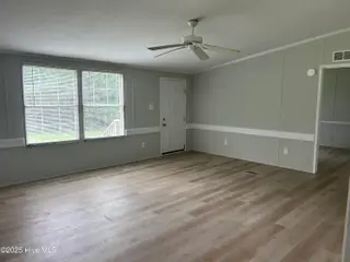 996 Arvida Spur Road, Rocky Point, NC 28457 – photo 5: living 2