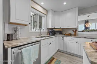 219 Oyster Lane, North Topsail Beach, NC 28460 – photo 15: 23-web-or-mls-IMG_7640