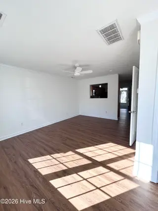 607 Streamwood Drive 607, Jacksonville, NC 28546 – photo 4: 4) 66441-695688e045516