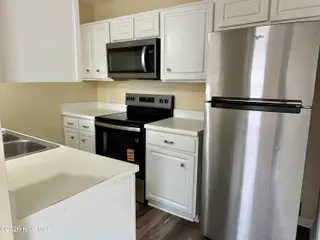2508 Bluff View Court B, Greenville, NC 27834 – photo 14: 99CC91E5-46A8-411E-9BA7-DEACB22C8F45_1_2