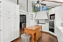 2209 Waverly Drive, Wilmington, NC 28403 — 4-bedroom home in Glen Meade, Wilmington, NC, photo 7 of 55: kitchen