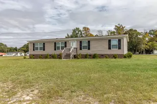 102 Bonnie Farms Road, Dudley, NC 28333 — 3-bedroom manufactured home in Bonnie Farms, Dudley, NC, photo 1 of 20: IMG_3595