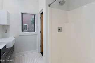 23 S 29th Street, Wilmington, NC 28403 – photo 22: bathroom-02a