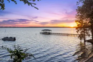 204 Lakeshore Drive, Lake Waccamaw, NC 28450 — 2-bedroom home, Lake Waccamaw, NC, photo 3 of 57: mls-IMG_1252
