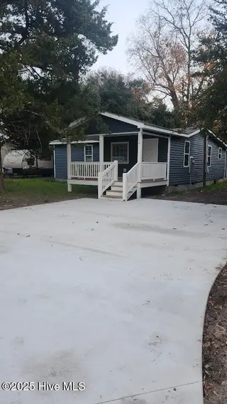 124 Zacchaeus Avenue, Morehead City, NC 28557 – photo 3: Alt. Front View