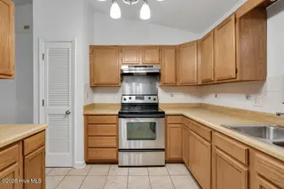 207 Whispering Pines Court, Hampstead, NC 28443 – photo 13: 207WhisperingPinesCourt-12