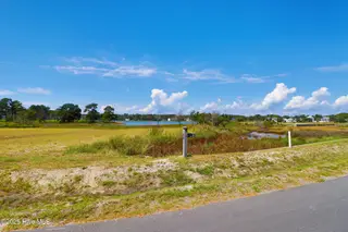 537 Freedom Park Road, Beaufort, NC 28516 – photo 4: 537 Freedom Park Rd