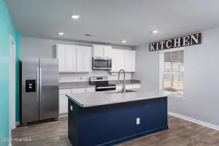 67 Fresh Air Drive, Hampstead, NC 28443 – photo 6: Large, open kitchen