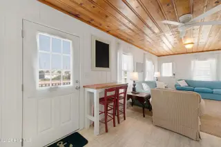 312 E Bogue Boulevard, Atlantic Beach, NC 28512 – photo 15: Dining area