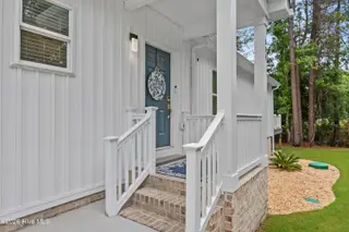504 Cypress Circle SW, Shallotte, NC 28470 – photo 4: front entryway