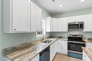 1211 E Boiling Spring Road, Boiling Spring Lakes, NC 28461 — 3-bedroom home in Boiling Spring Lakes, Boiling Spring Lakes, NC, photo 8 of 24