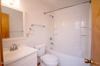 112 James Drive, Emerald Isle, NC 28594 – photo 22: Full Bath