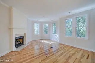 636 Village Park Drive 101, Wilmington, NC 28405 – photo 7: Living Room