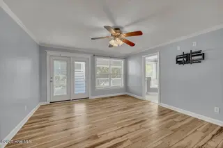 227 Gazebo Court, Wilmington, NC 28409 — 6-bedroom home in Inlet Point Harbor, Wilmington, NC, photo 24 of 67: Second-Floor Bedroom 3