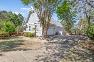 8812 Sedgley Drive, Wilmington, NC 28412 – photo 4: Garage on Side