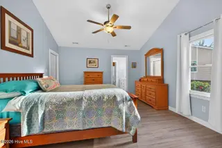 813 Plantation Drive, New Bern, NC 28562 – photo 16: Primary Bedroom