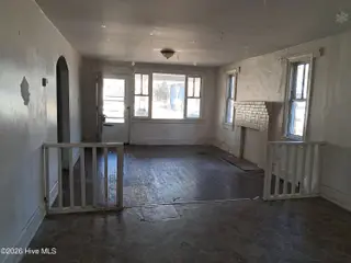 509 Lincoln Street, Kinston, NC 28501 – photo 4: 509 Lincoln St living dining 20251203