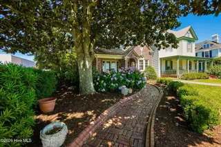 411 E Front Street, New Bern, NC 28560 – photo 2: Antique pavers