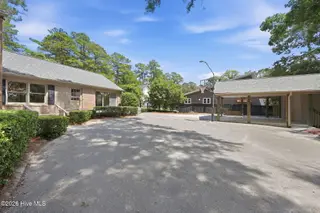 268 Shoreline Drive, New Bern, NC 28562 – photo 9: Lots of parking space