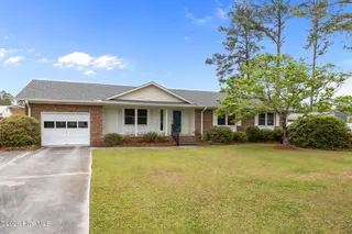 902 Hedrick Boulevard, Morehead City, NC 28557 – photo 3: 3-web-or-mls-1S3A3005
