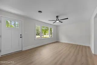 2818 Jefferson Drive, Greenville, NC 27858 – photo 5: 30-web-or-mls-LHV_3814