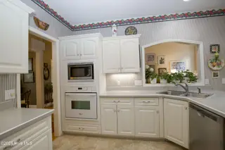 17 Cardinal Drive, Whispering Pines, NC 28327 – photo 15: Kitchen