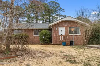 402 Jarman Street, Jacksonville, NC 28540 – photo 2: 1-web-or-mls-402 Jarman St. 104