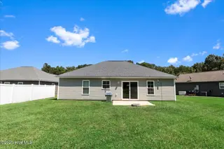 3609 Delesa Court, New Bern, NC 28560 — 3-bedroom home in Pinecrest Estates, New Bern, NC, photo 7 of 29: 06-3609 Delesa Ct-6