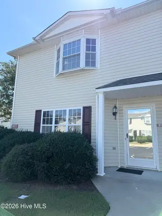 2108 Flagstone Court B1, Greenville, NC 27834 — 3-bedroom townhome in Cobblestone, Greenville, NC, photo 3 of 26: IMG_6766