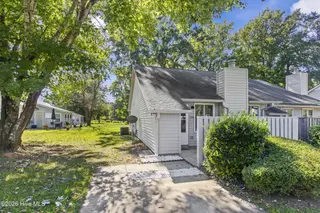 15a Masters Court Drive, New Bern, NC 28562 — 2-bedroom townhome in River Bend, New Bern, NC, photo 6 of 36: 15a Masters Court Drive