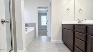 2007 Snapper Street, New Bern, NC 28562 — 4-bedroom home in Bluewater Rise, New Bern, NC, photo 19 of 31: 17 Primary_Bath_Walkin_Closet