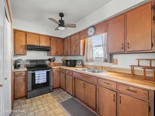 139 Bayberry Road, Newport, NC 28570 – photo 14: Kitchen