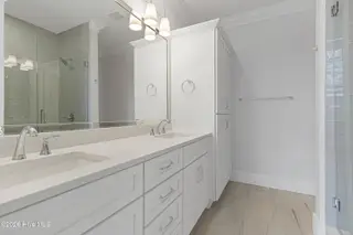 805 Mulberry Street Unit 205, Beaufort, NC 28516 – photo 16: Primary Bathroom