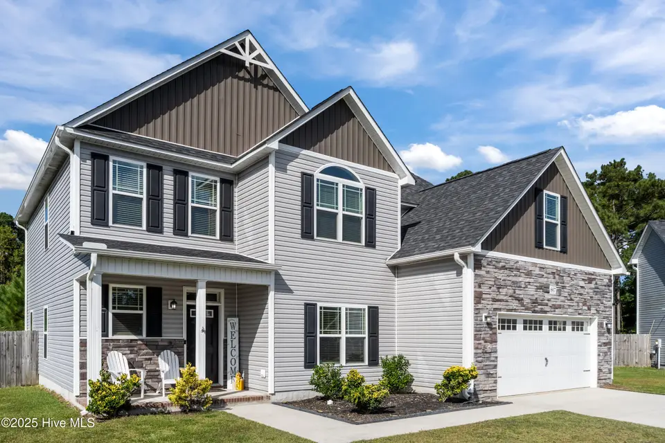 607 Coral Reef Court, Sneads Ferry, NC 28460 — 5-bedroom home in Bridgeport, Sneads Ferry, NC, photo 1 of 65: 4-print-02